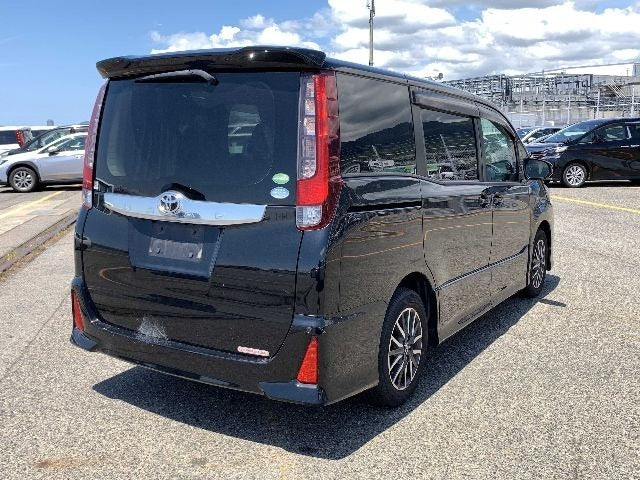 2016 Toyota Noah Si