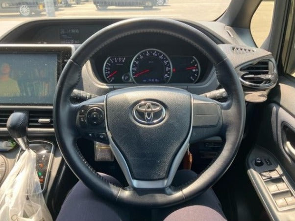 2016 Toyota Noah Si