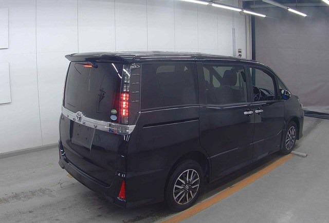 2016 Toyota Voxy