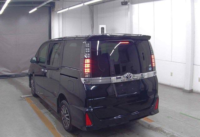 2016 Toyota Voxy