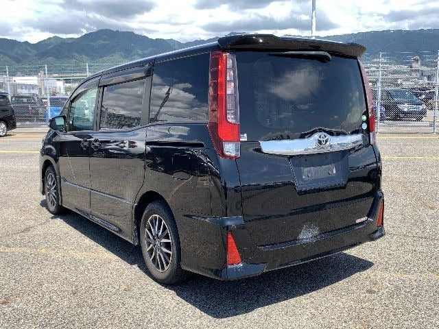 2016 Toyota Noah Si